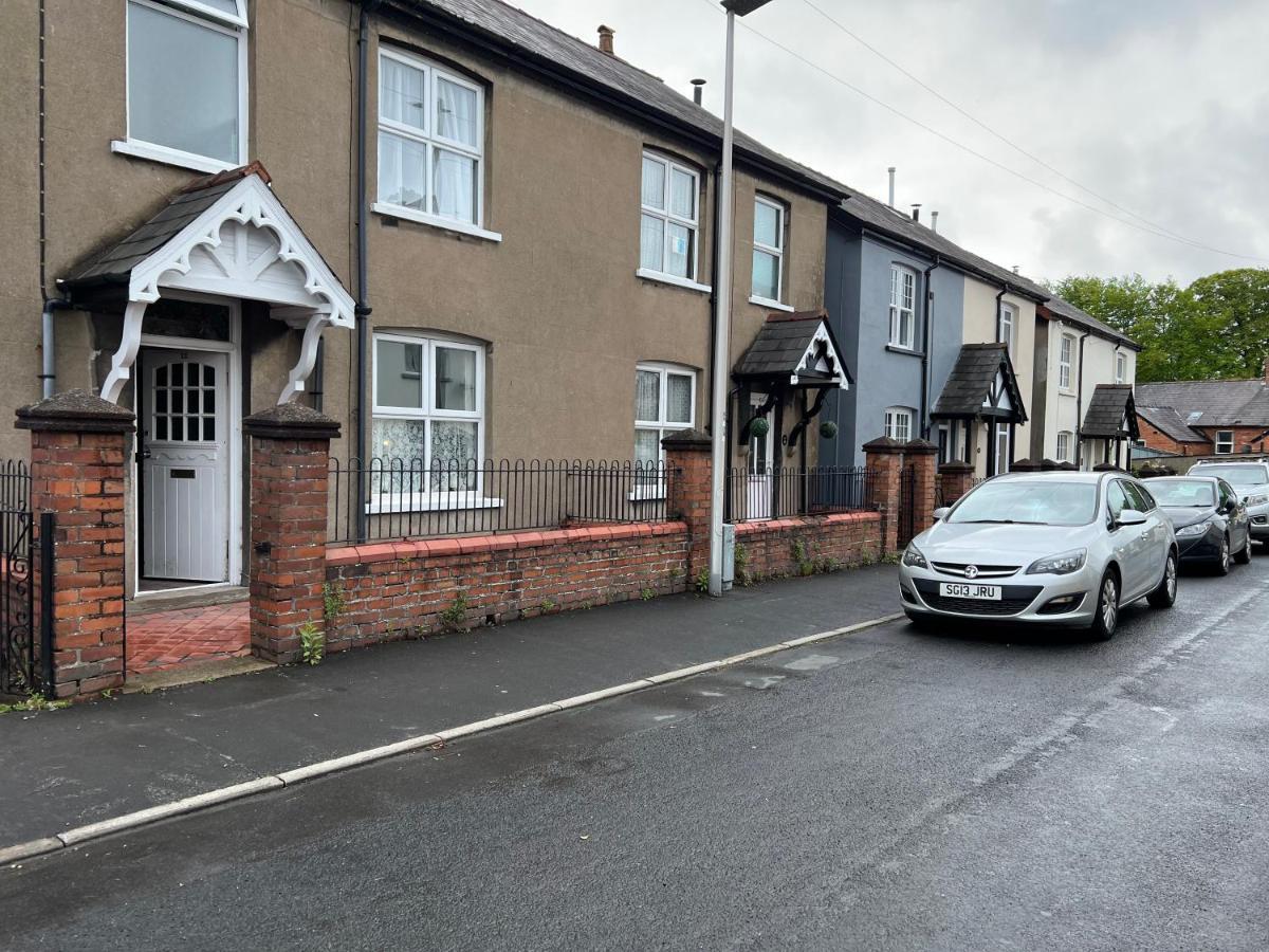 Brecon Town 3 Bedroom House Sleeps 6 Central Location Екстериор снимка