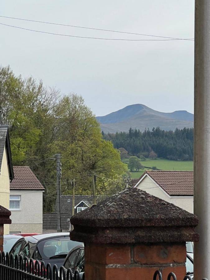 Brecon Town 3 Bedroom House Sleeps 6 Central Location Екстериор снимка